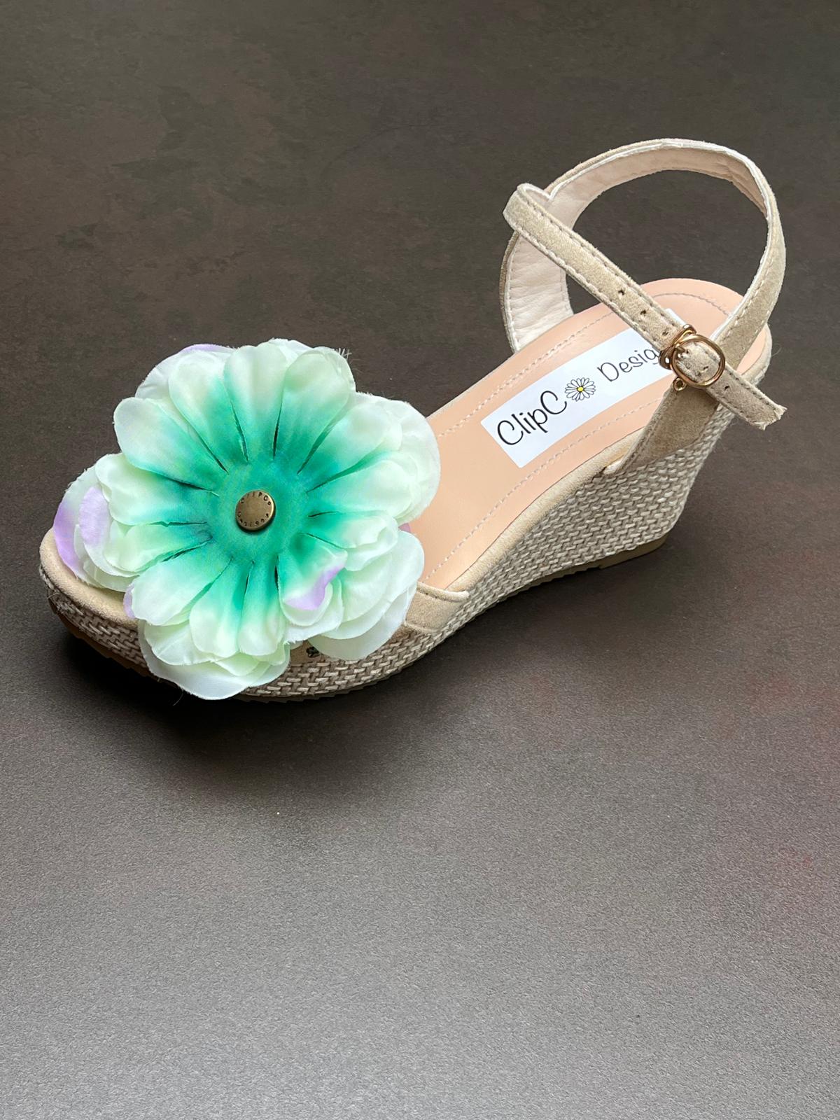 Peony Wedges